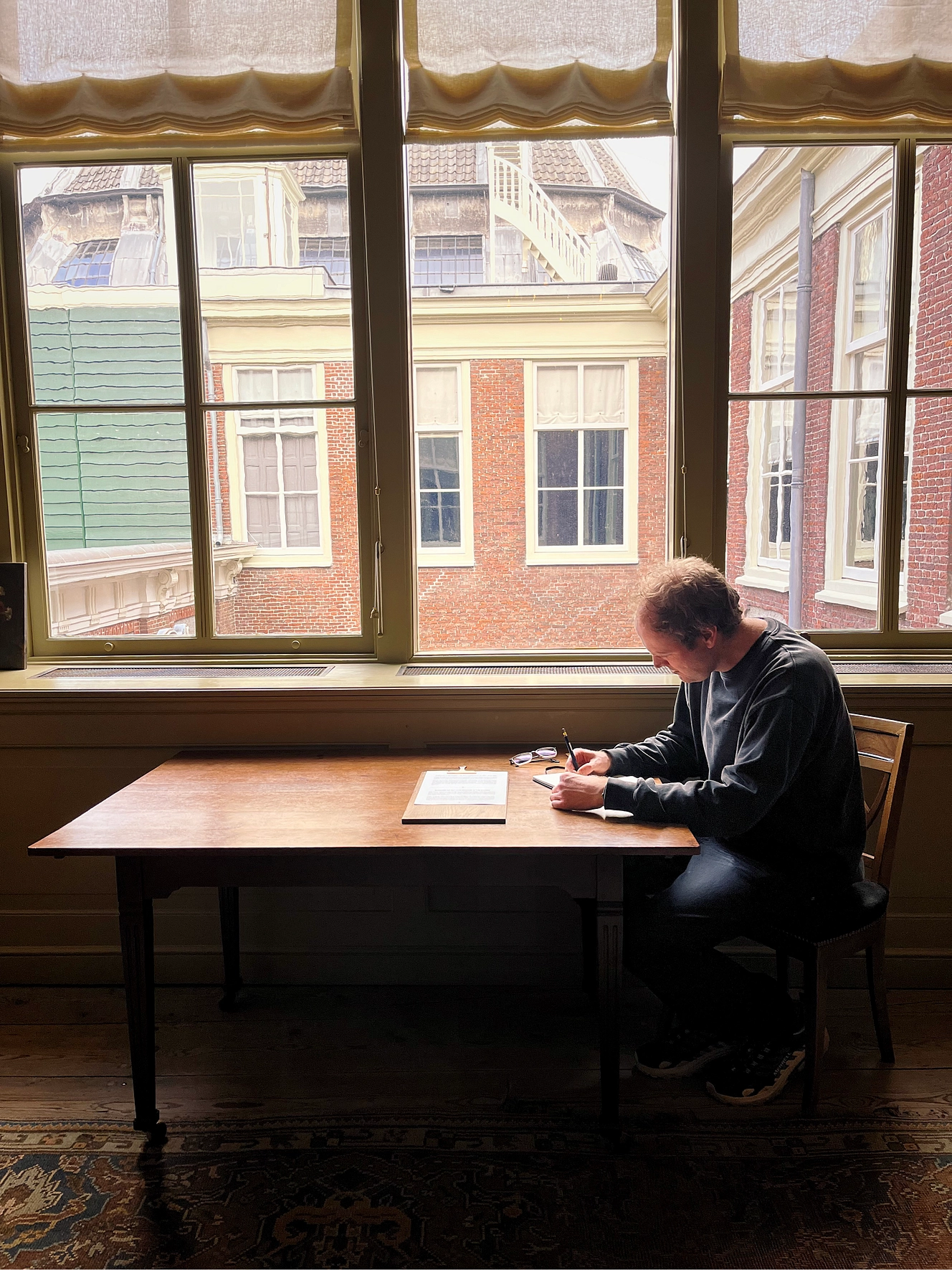 Doen alsof, sorry, dichterbij kom ik niet.